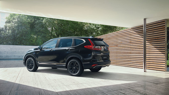 Honda CR-V s lištami v tmavom chróme