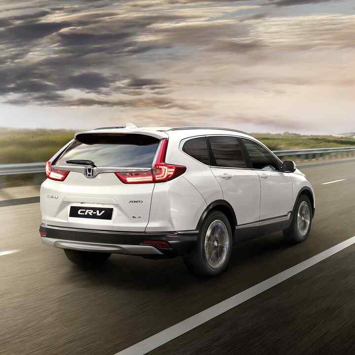 Honda CR-V pri jazde po vidieku