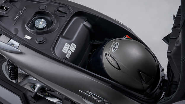 Honda SH350i – Dostatok úložného priestoru a praktický inteligentný kľúč Smart Key