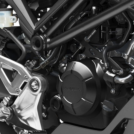Hodna CB125R, detail motora, štúdiový záber