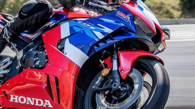 Honda CBR1000RR-R Fireblade s nastaviteľným odpružením Showa