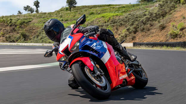Honda CBR1000RR-R Fireblade s modernizovanou výbavou Electronic Performance Package