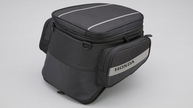 Honda CBR1000RR-R Fireblade – vak na zadné sedadlo