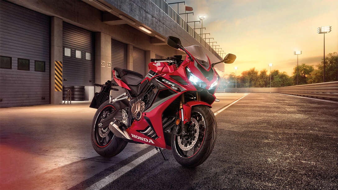 CBR650R, trojštvrťový štúdiový predný záber z pravej strany