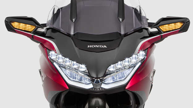 Honda Gold Wing Tour, plné LED osvetlenie s LED hmlovými svetlami